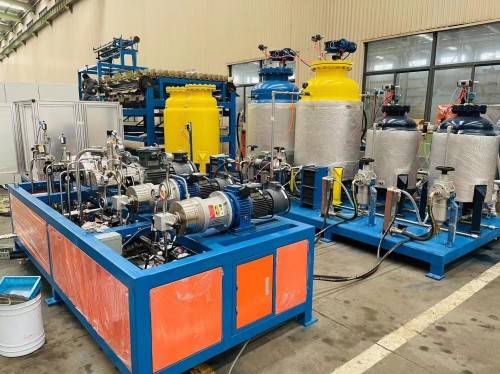 2025年數控與夾心彩鋼板設備選購指南 跨材質適配與售后體系解析，兼論零部件銷售策略